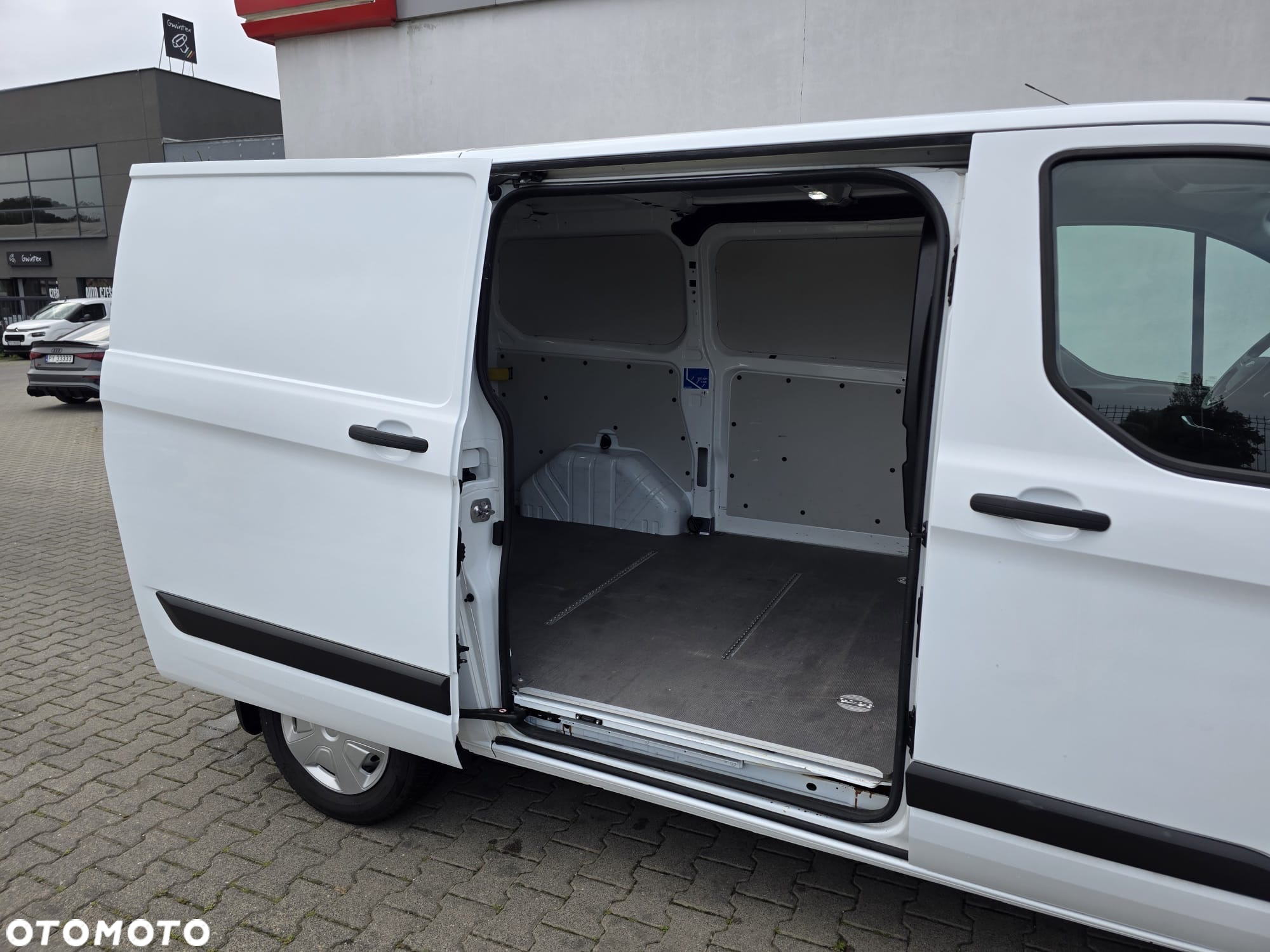 Ford Transit Custom - 6