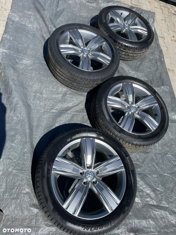 VW TIGUAN II Alufelgi Borbet 19' 5x112 5NA601025Q  ET43