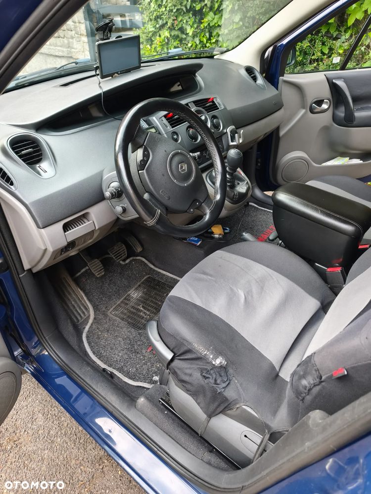 Renault Scenic 1.5 dCi Authentique - 6