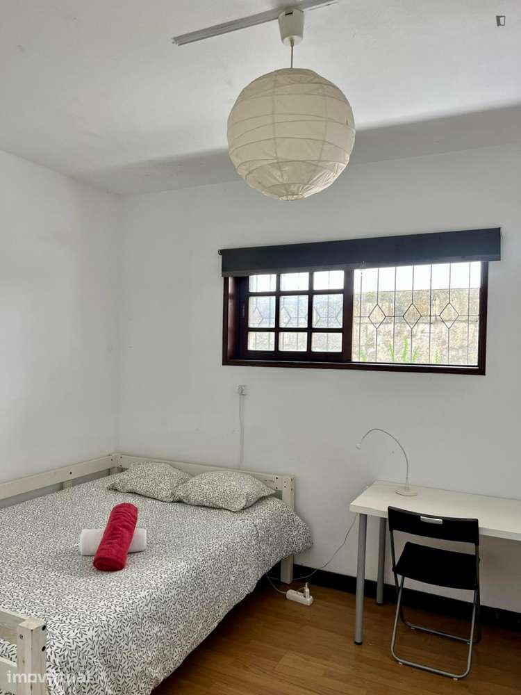 Quarto - localizado em Paranhos Porto - Grande imagem: 2/31