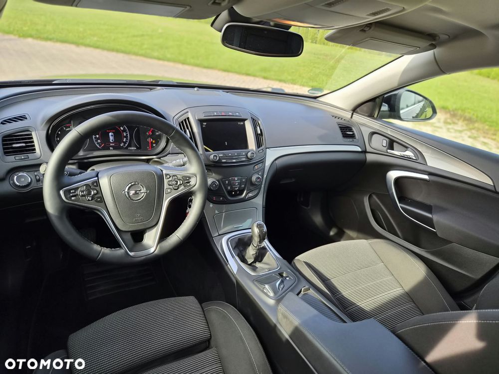Opel Insignia - 15