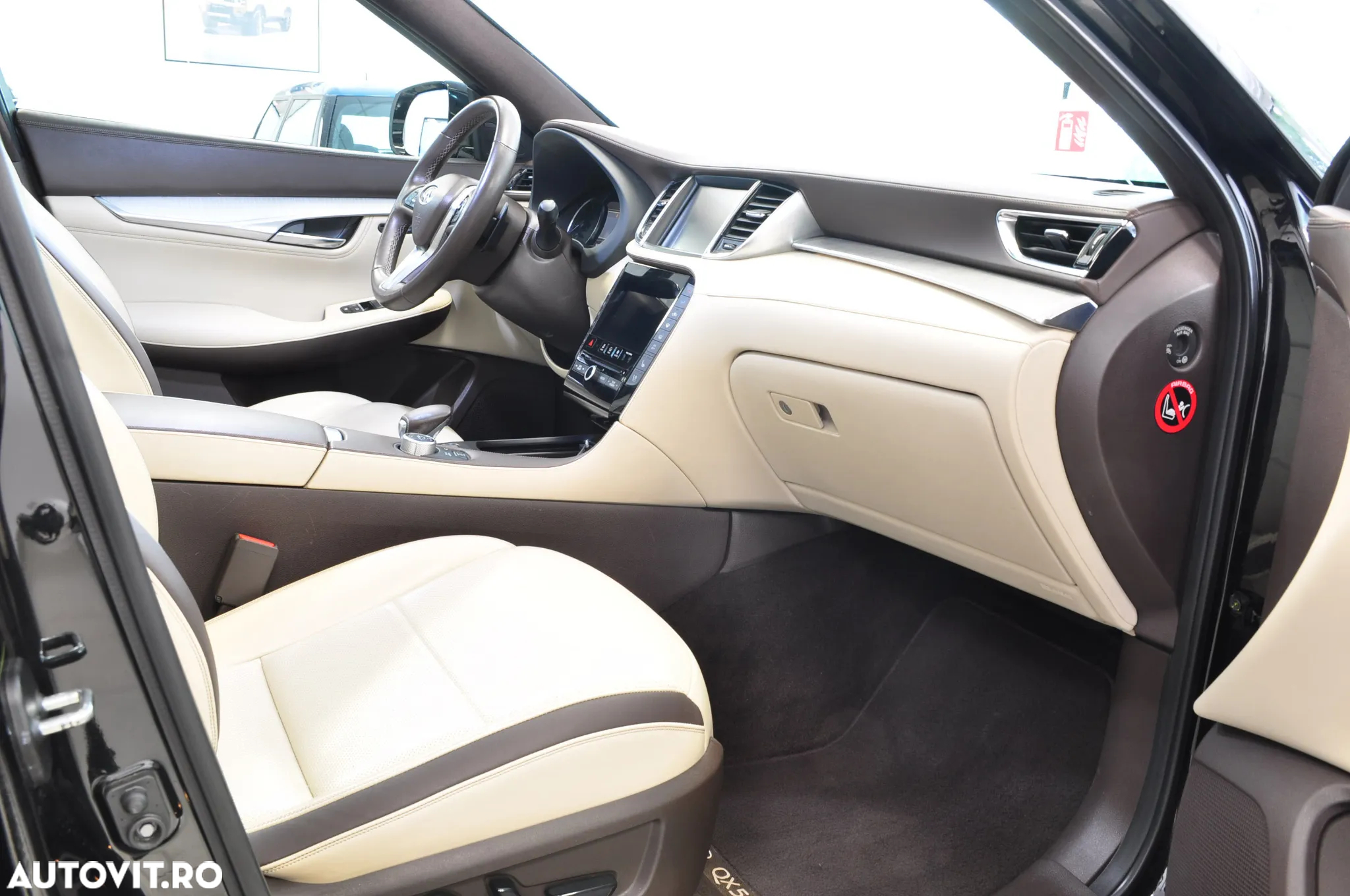 Infiniti QX50 - 12