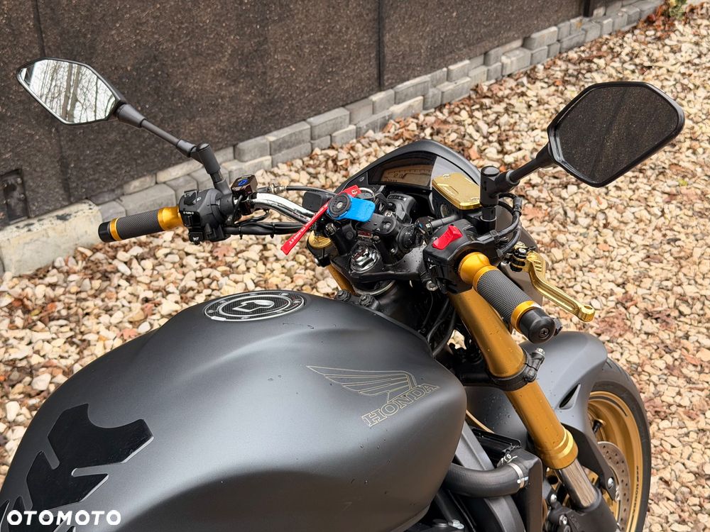 Honda Hornet - 16