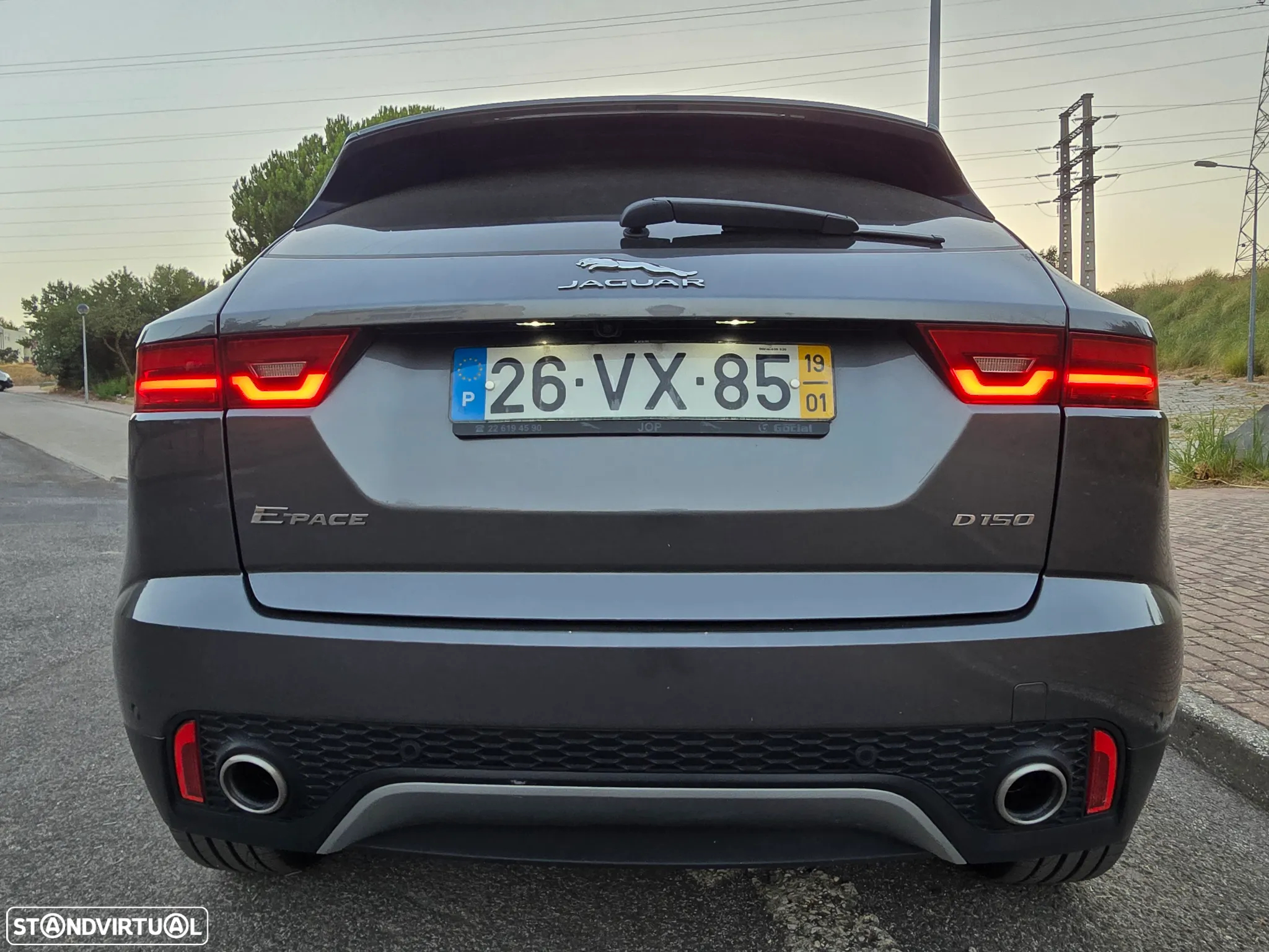 Jaguar E-Pace 2.0 i4D S - 3