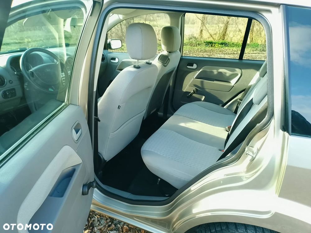 Ford Fusion 1.4 + - 18