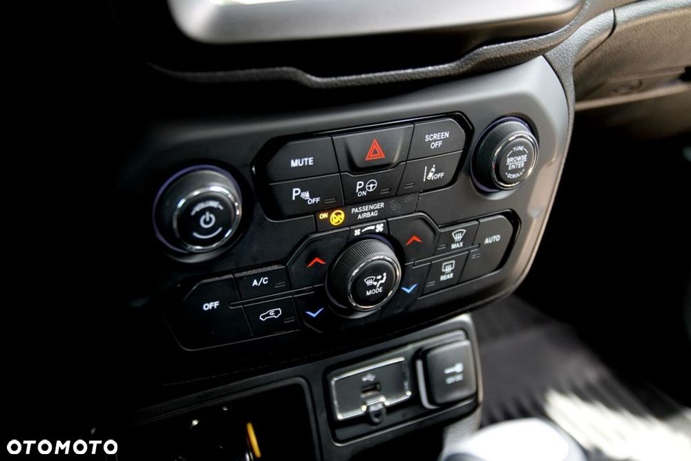 Jeep Renegade - 21