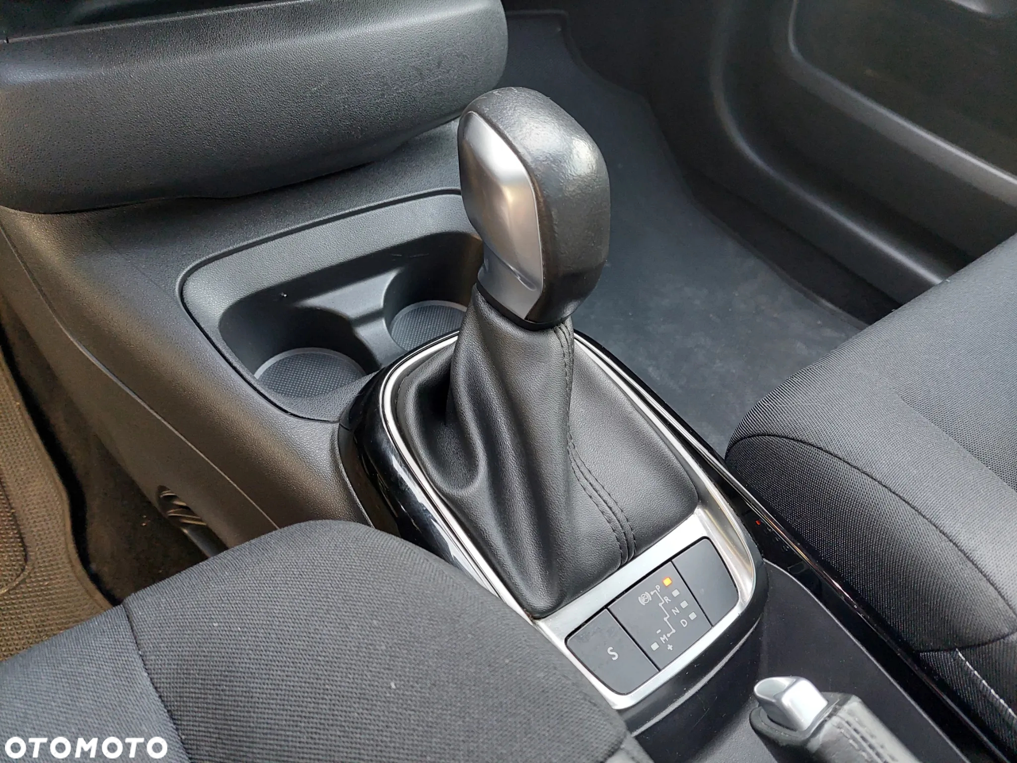 Citroën C4 Cactus 1.2 PureTech Shine S&S EAT6 - 9