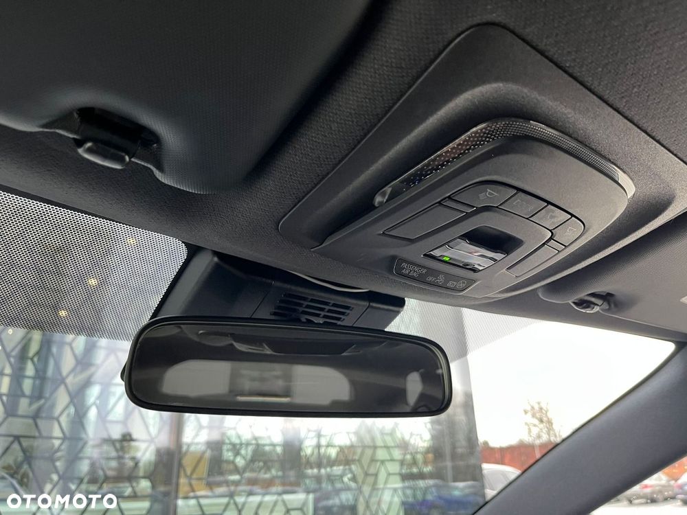 Toyota Corolla 1.8 Hybrid Comfort - 32