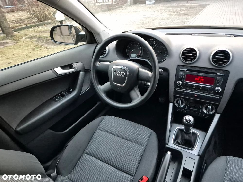 Audi A3 Sportback 1.6 Attraction - 27
