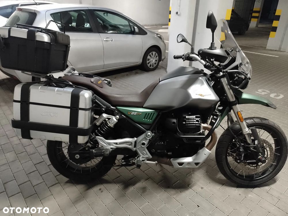 Moto Guzzi V85 - 4