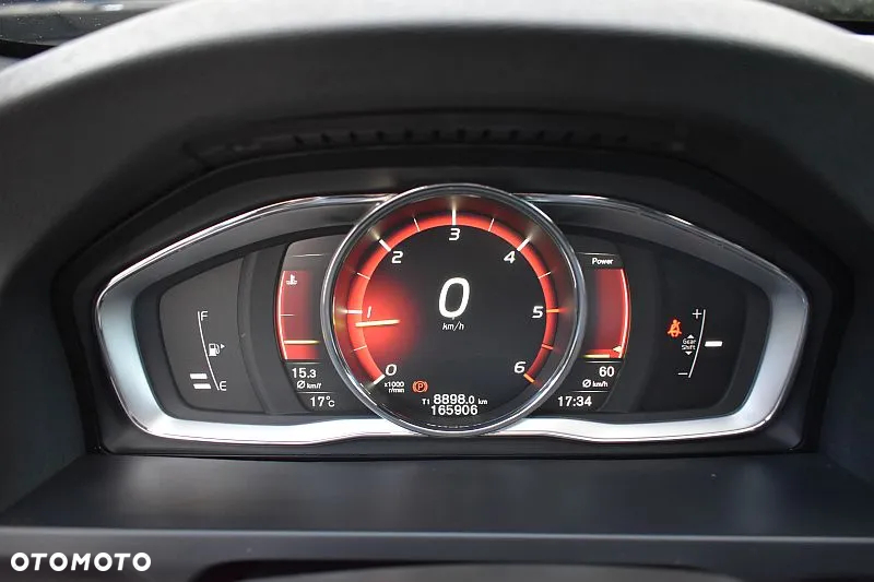 Volvo V60 D4 R-Design - 34
