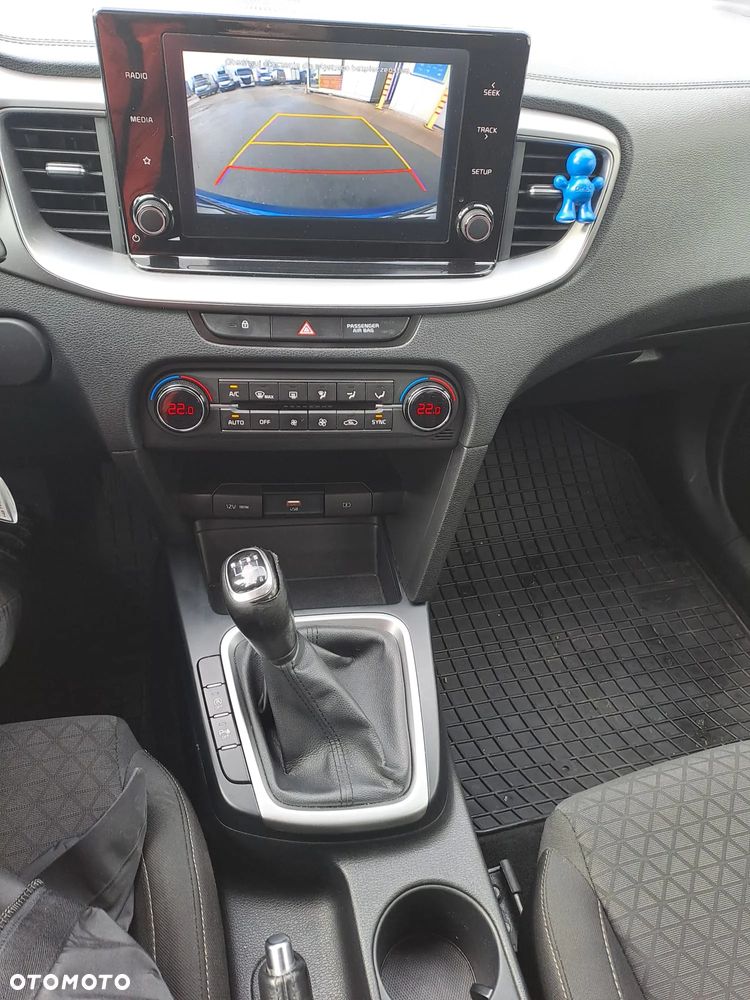 Kia Ceed 1.6 CRDi SCR M - 13