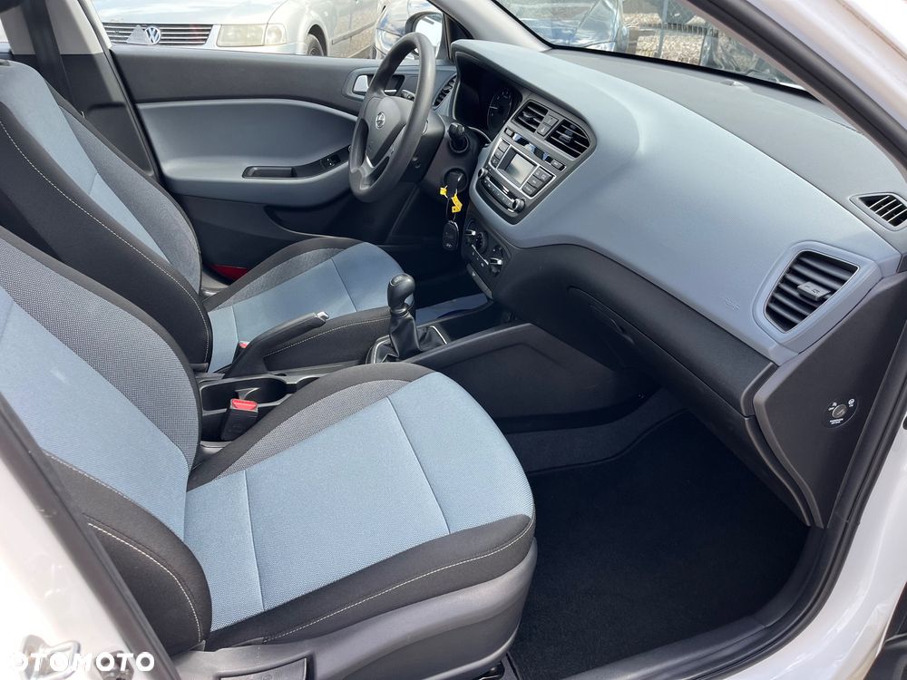 Hyundai i20 1.2 Trend - 10