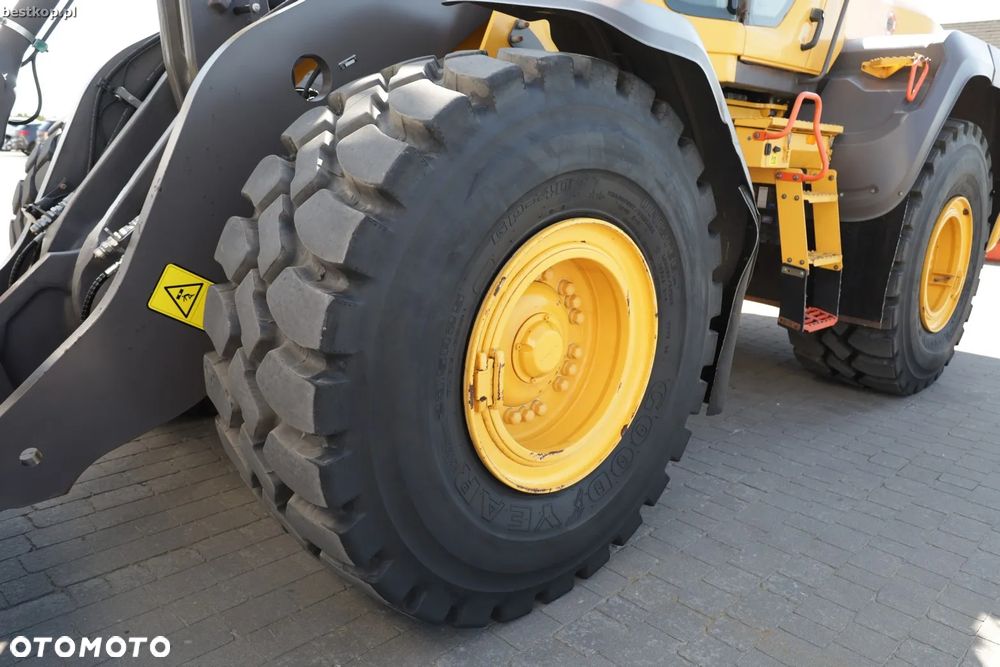 Volvo L120H - 25