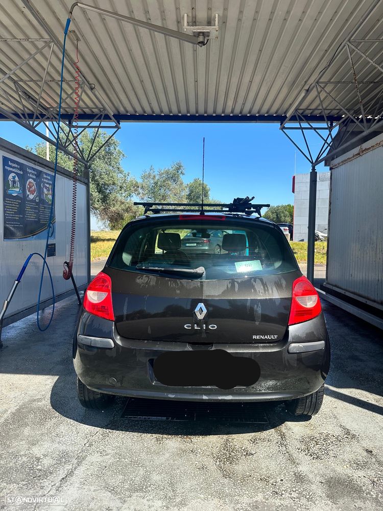 Renault Clio 1.2 16V Confort - 3