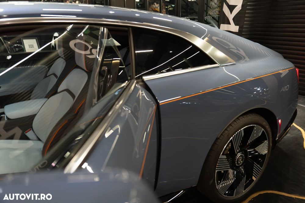 Rolls-Royce Spectre - 15