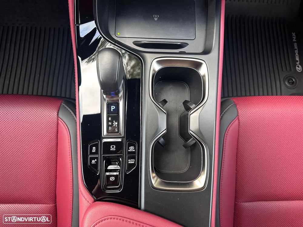 Lexus NX 450h+ Executive - 26