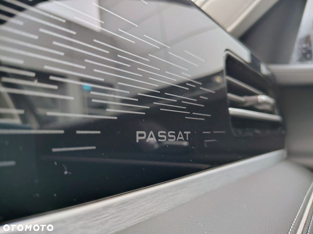 Volkswagen Passat - 32