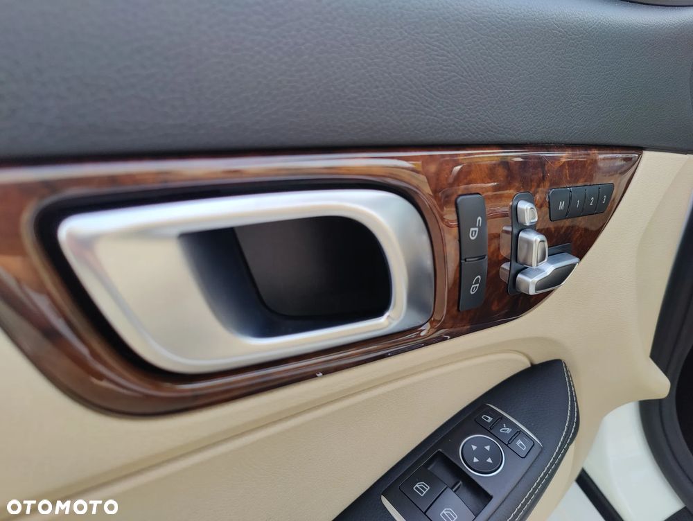 Mercedes-Benz SLC 300 9G-TRONIC - 27