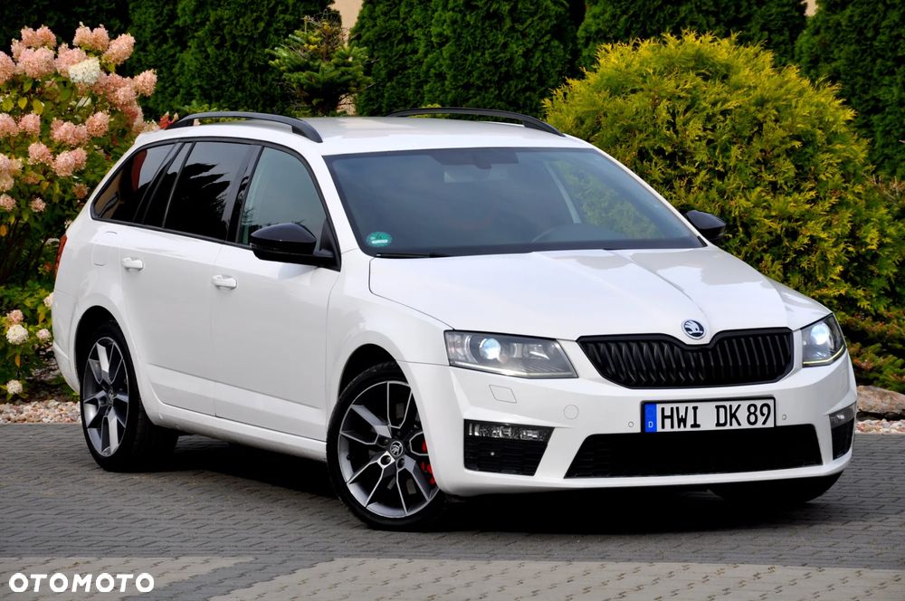Skoda Octavia Combi 2.0 TDI DSG RS - 9