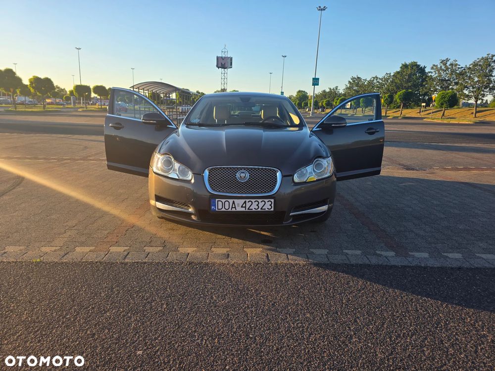 Jaguar XF 3.0 V6 D Premium Luxury - 9