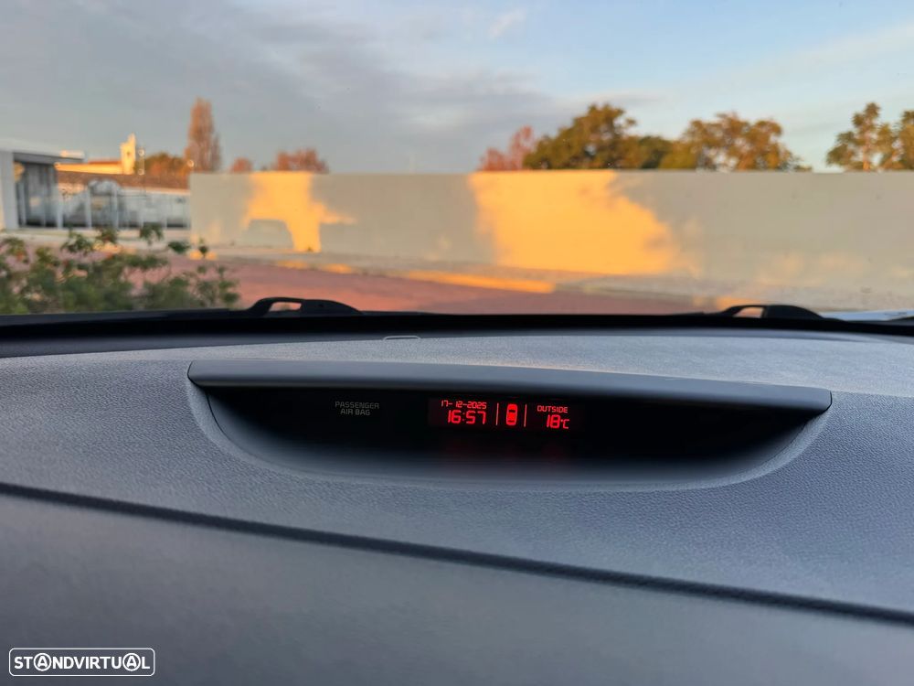 Kia Ceed SW 1.6 CRDi GT Line - 33