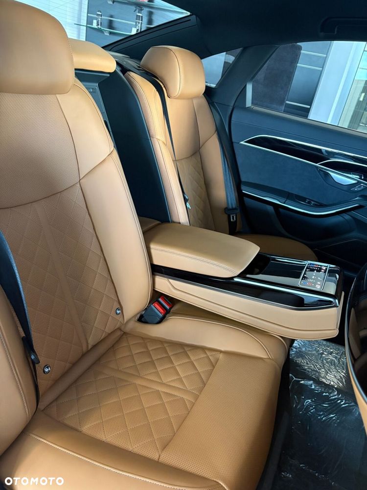 Audi A8 - 21
