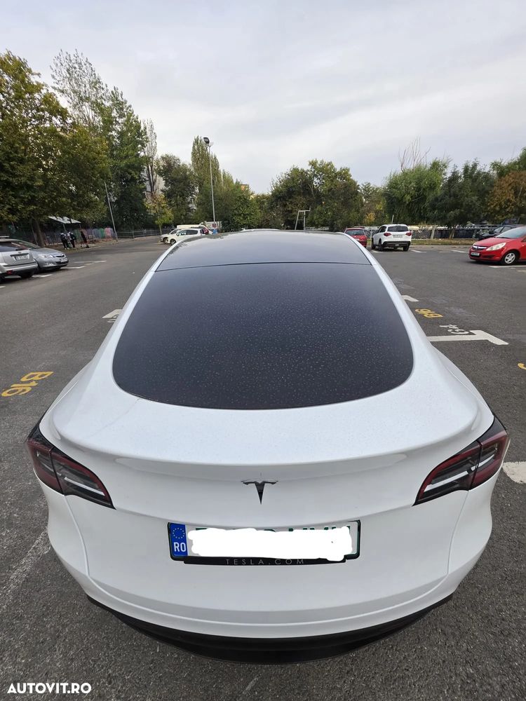 Tesla Model Y - 34