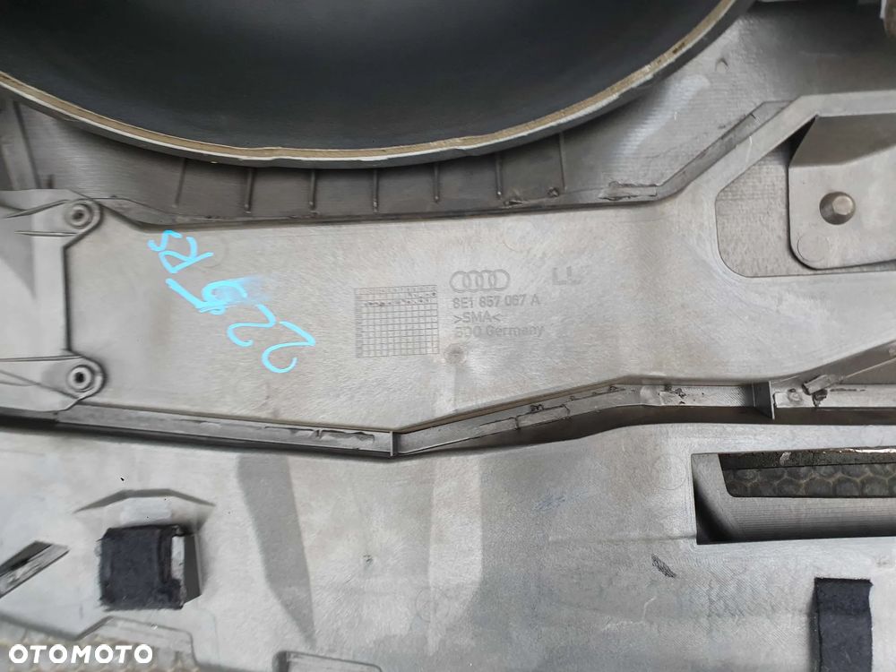 Konsola 8E1857067A Deska rozdzielcza Kokpit Soul Czarna Kraki Nawiew Podswietlane AUDI A4 B6 Europa - 23