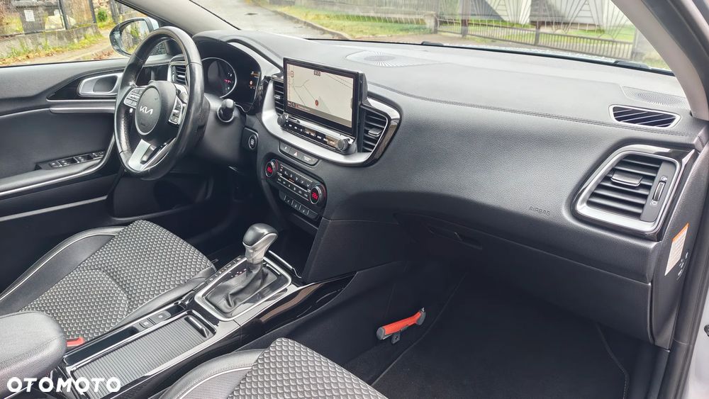 Kia Ceed - 28