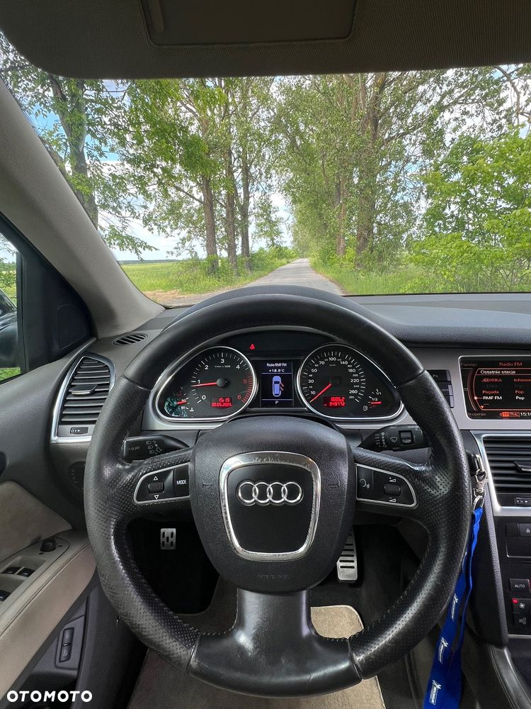 Audi Q7 - 10