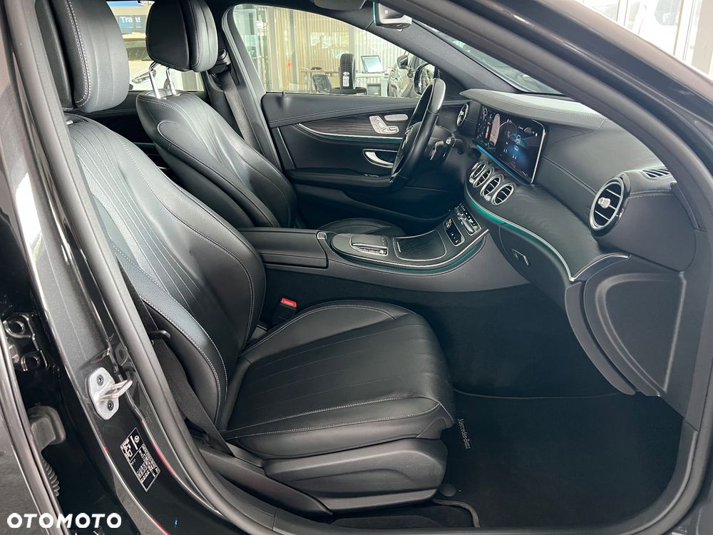 Mercedes-Benz Klasa E 200 Exclusive - 41