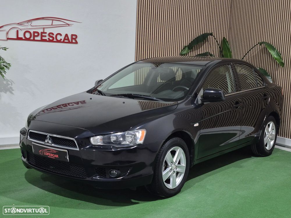 Mitsubishi Lancer 1.5 Inform - 1