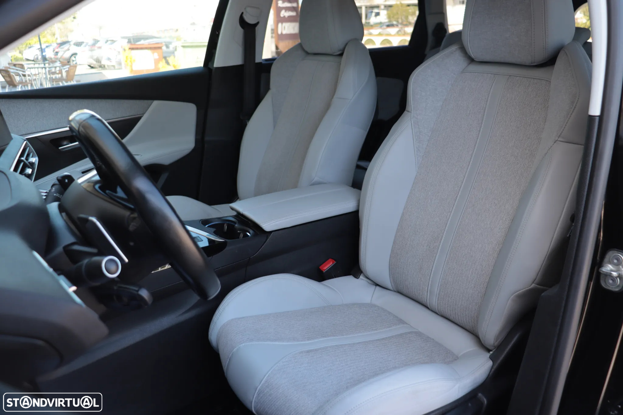 Peugeot 5008 1.2 PureTech Allure EAT8 - 13