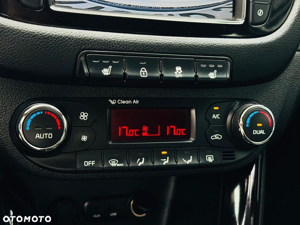 Kia Ceed 1.6 GDI Dream Team Edition - 18
