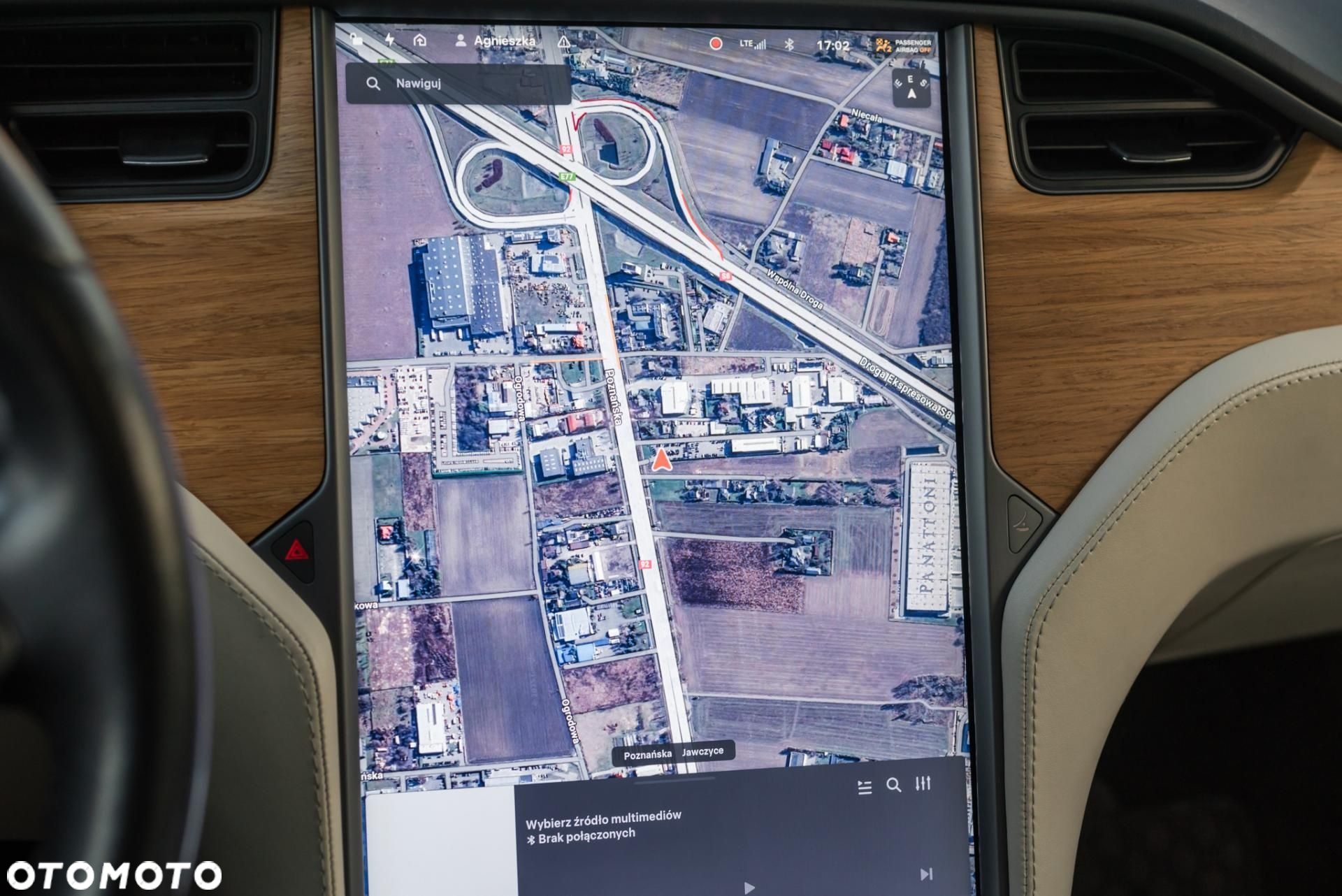 Tesla Model X - 18