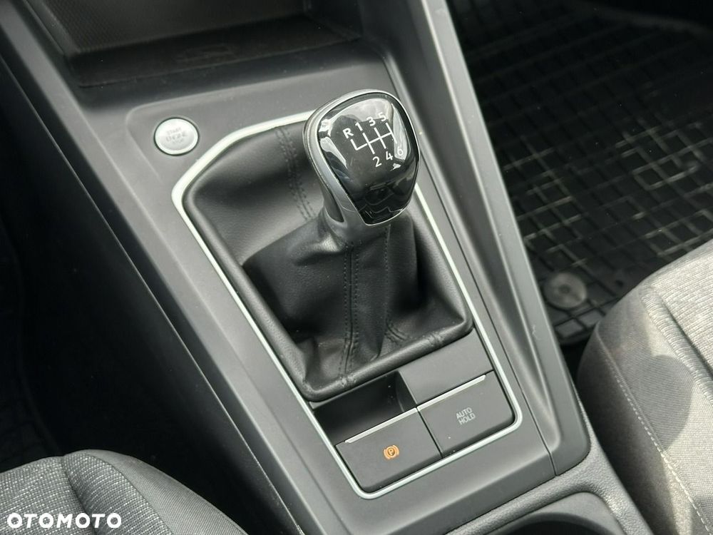 Volkswagen Golf - 24