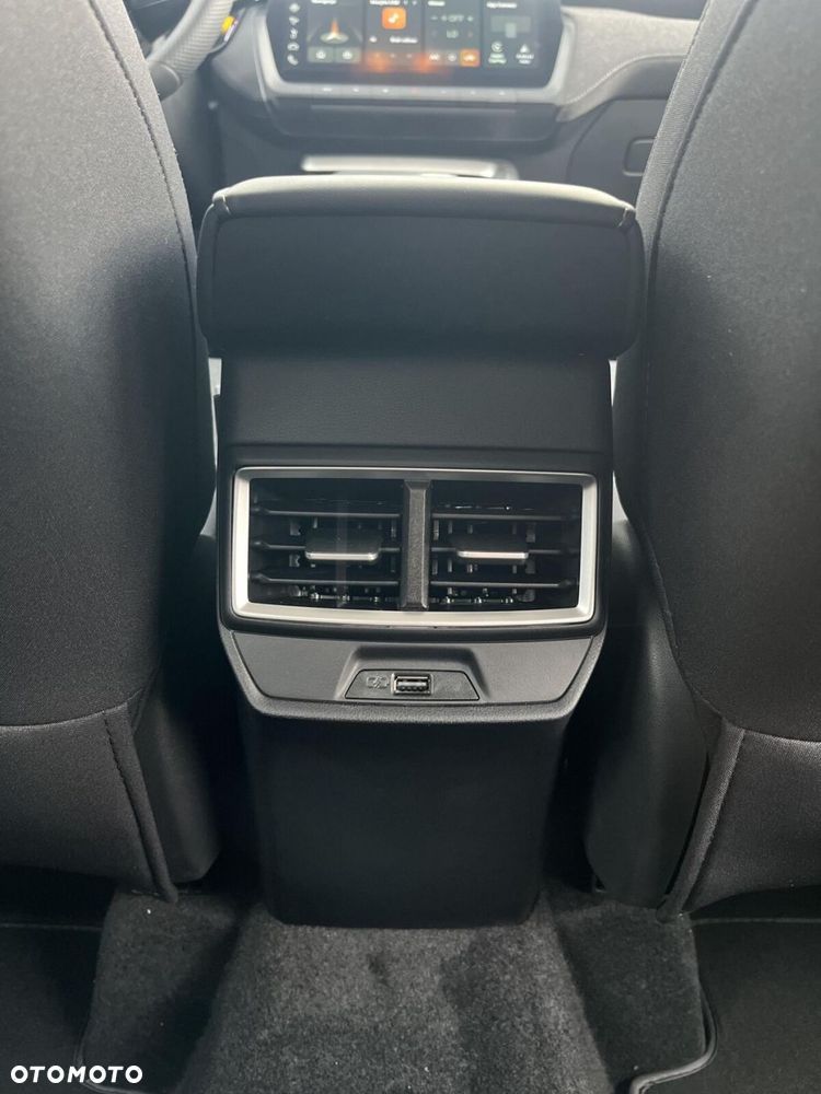 MG ZS Hybrid+ - 21