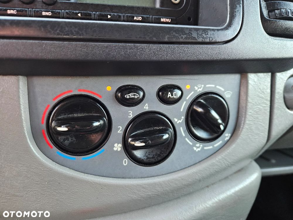 Opel VIVARO 2.0 cdti KLIMATYZACJA - 8