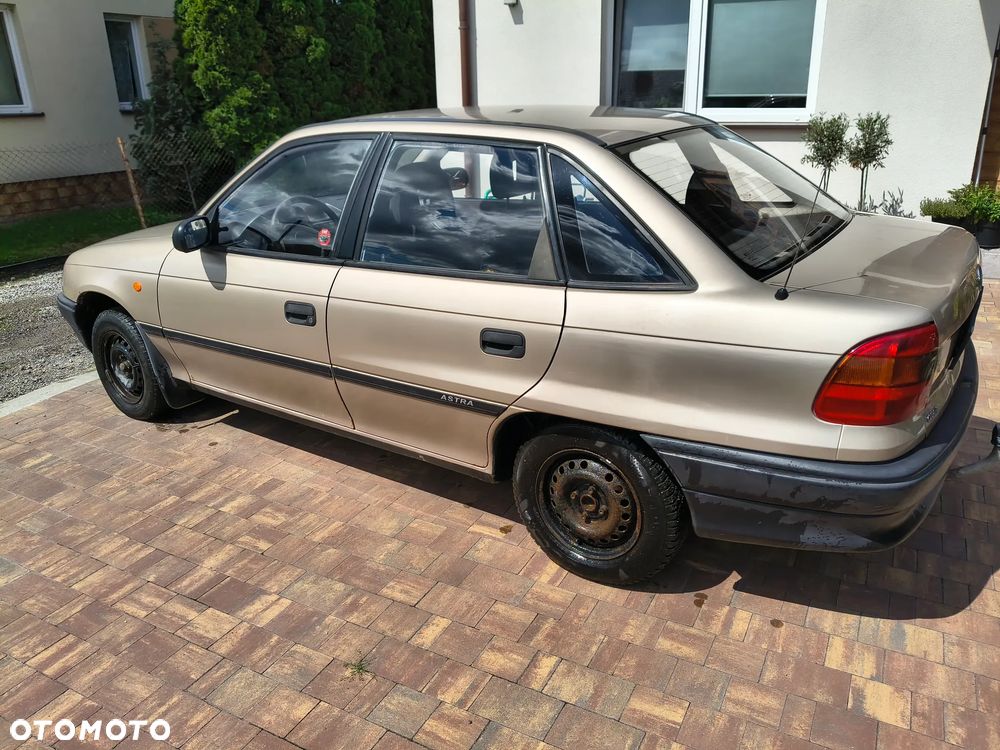 Opel Astra 1.4 Start - 1