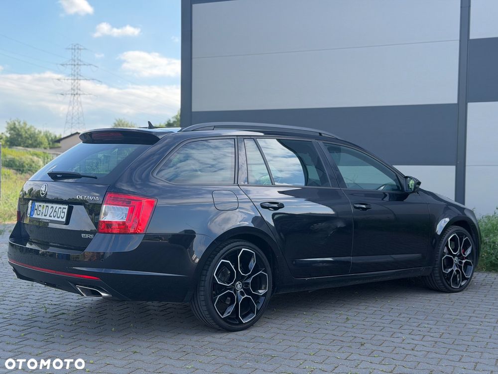 Skoda Octavia 2.0 TDI DSG RS - 37