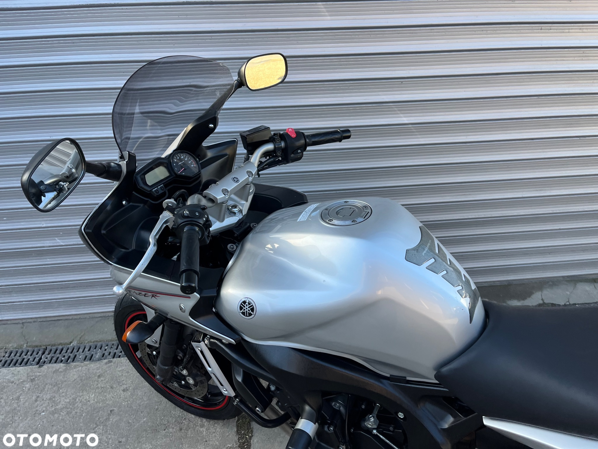 Yamaha FZ6 - 9