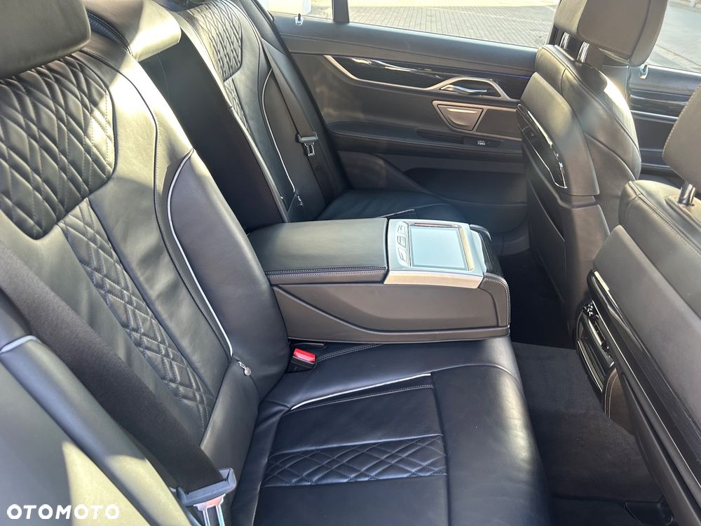 BMW Seria 7 - 19
