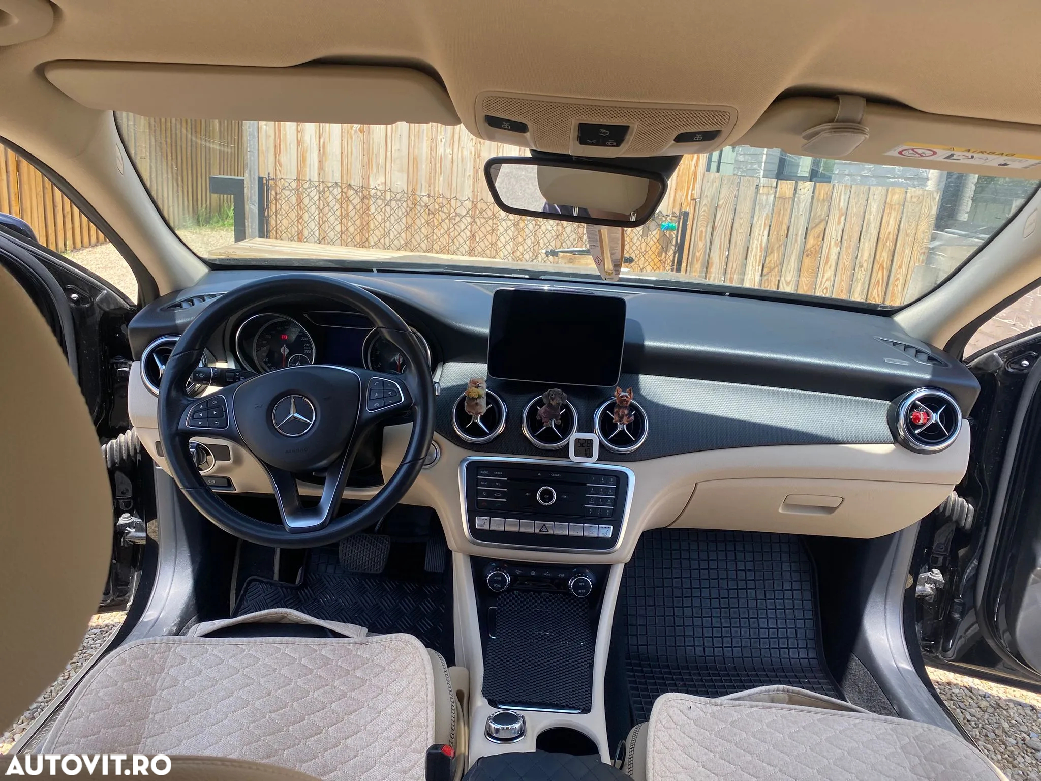 Mercedes-Benz GLA - 10