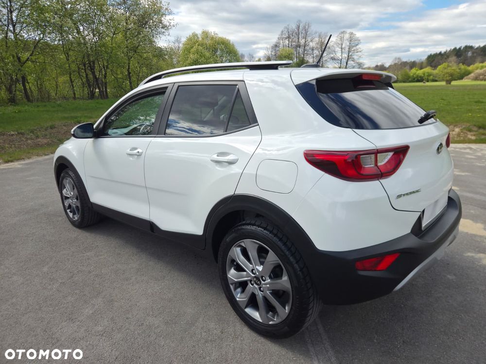 Kia Stonic 1.4 L - 8