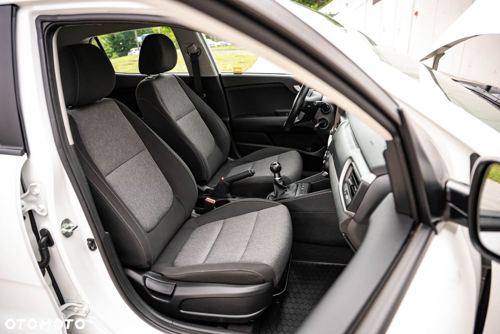 Kia Stonic 1.2 L - 33