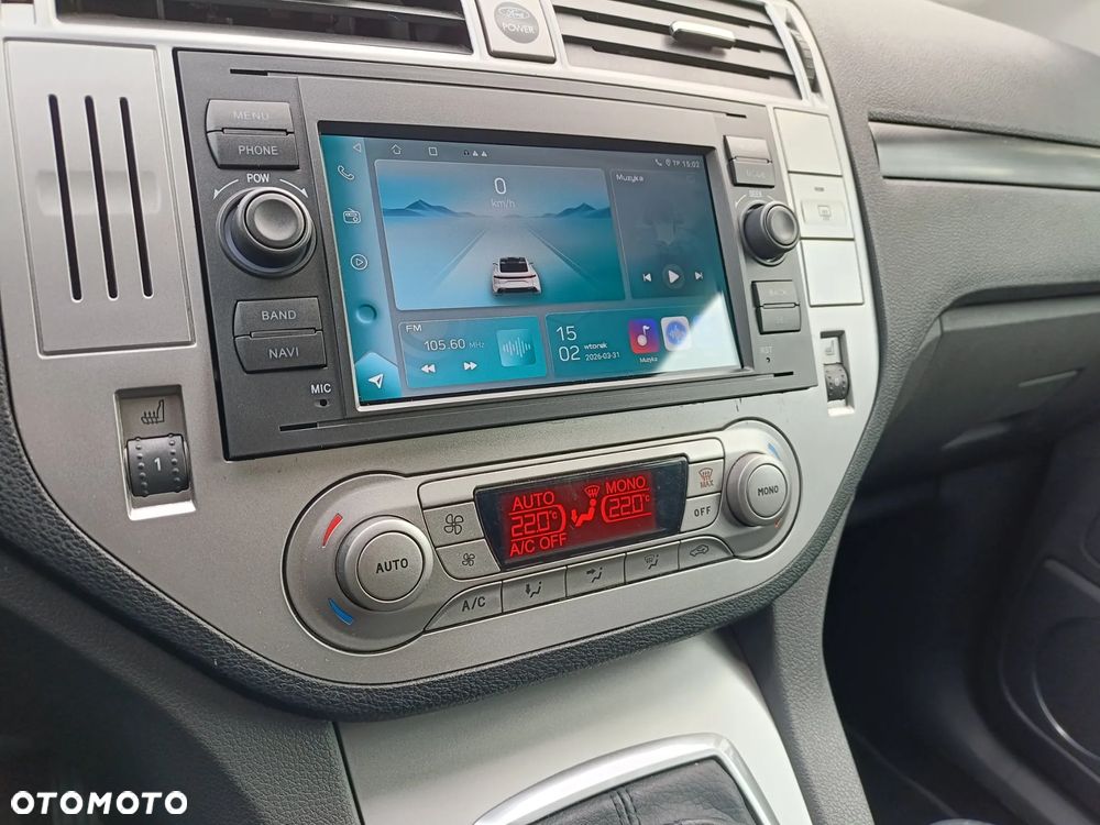 Ford Kuga 2.0 TDCi 2x4 Titanium - 13