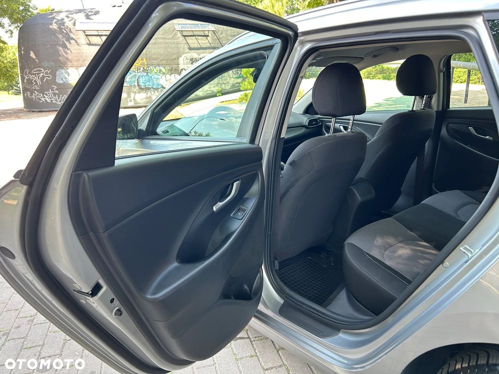 Hyundai i30 1.5 DPI Classic + - 22