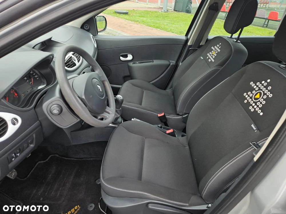 Renault Clio 1.2 16V 75 Yahoo - 16