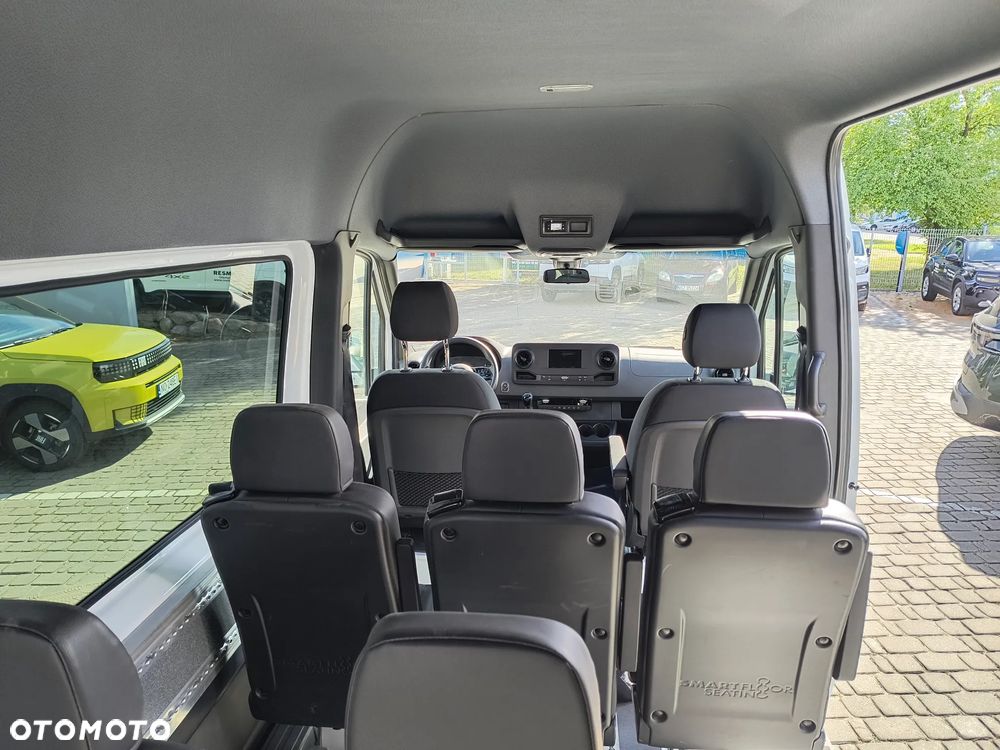 Mercedes-Benz Sprinter - 14